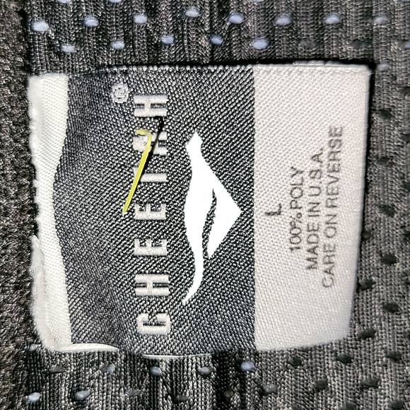 Vintage. Made in USA. Cheetah. Jersey material tee. Men's size L. Like-new - Picture 2 of 15